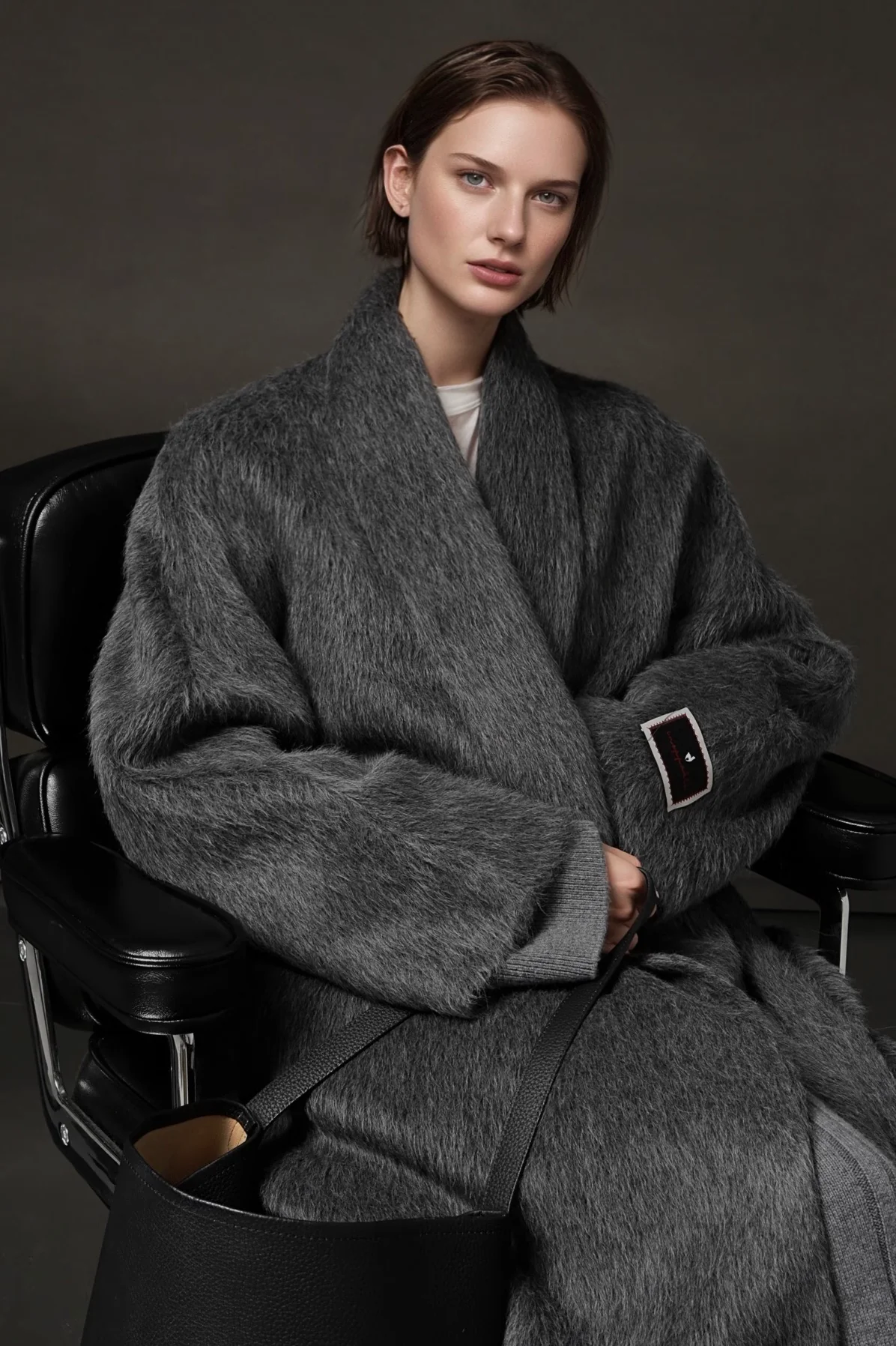 Luxury Suri Alpaca Wool Coat for Women – Double-Faced Winter Fur-Trim Overcoat with Chic Lapel Collar - konjwa