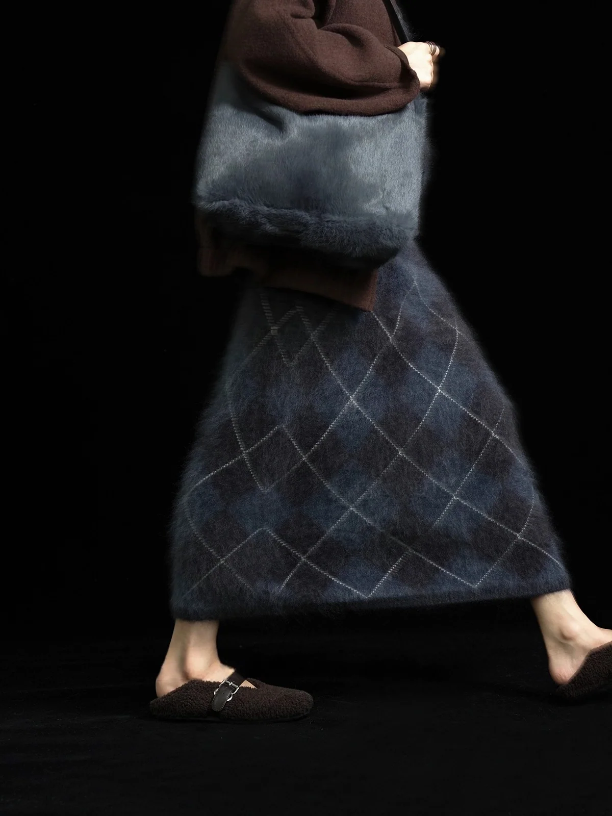 Heavyweight Brushed Knit Vintage Diamond-Pattern Midi Skirt for Women - konjwa